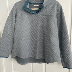 ⭐️$4 when bundled- Maurice’s Gray Quilted Women's Sweatshirt